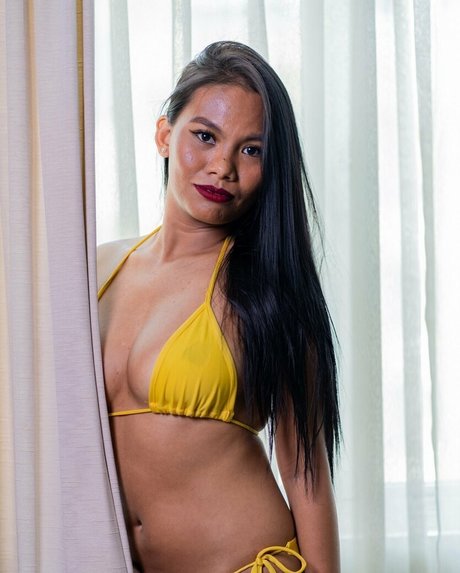 morenamitch joli modèle des photos