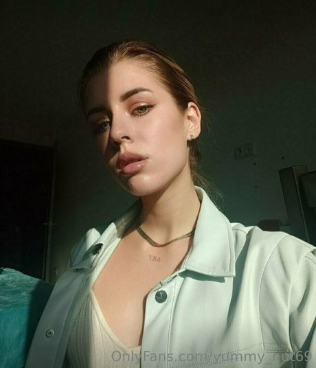 yummy kris69 estrella caliente imagen