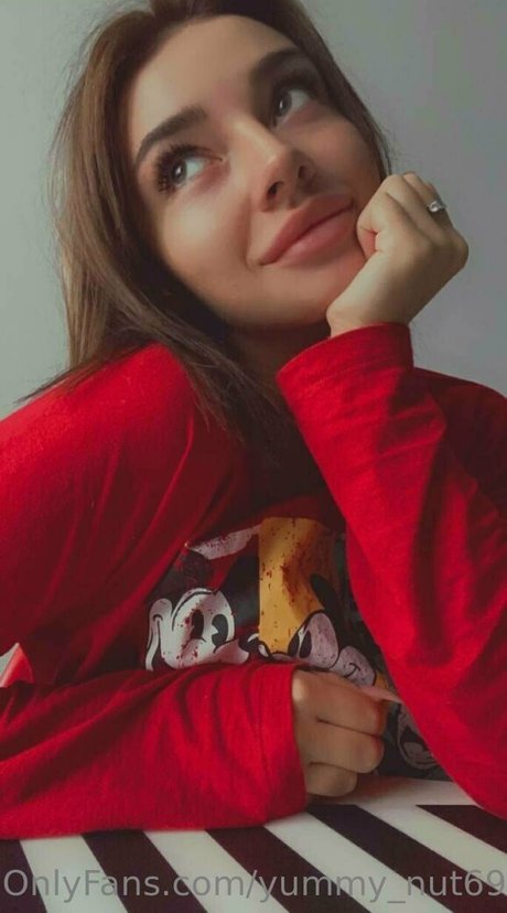 yummy kris69 actriz de alta definición imágenes