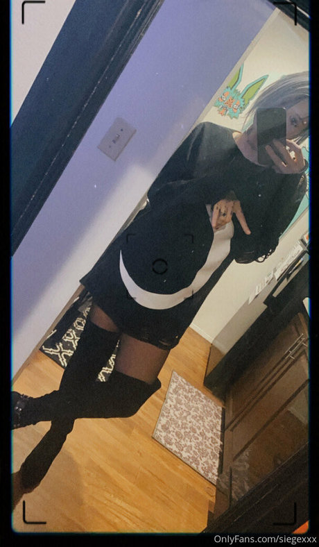 undersiegexo modelo erótico galerías