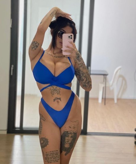 May Bakshi actriz porno fotos