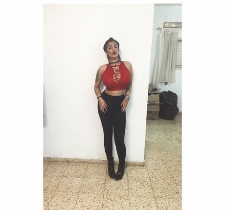 May Bakshi modèle xxx archive