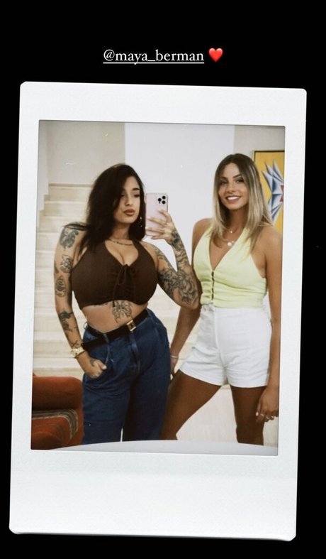 May Bakshi modèles nus collection