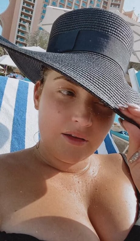 Jacqueline Jossa art étoile archive