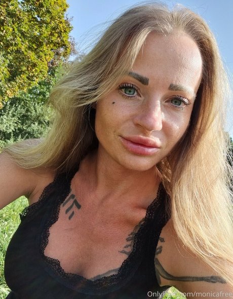 yourmonicaa nus de stars du porno collection