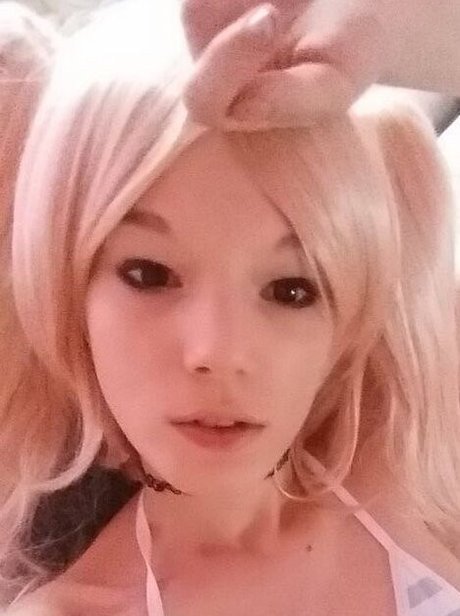 AbnormalXO adult star picture