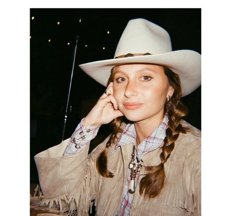 Aly Michalka modelo de alta definición galería