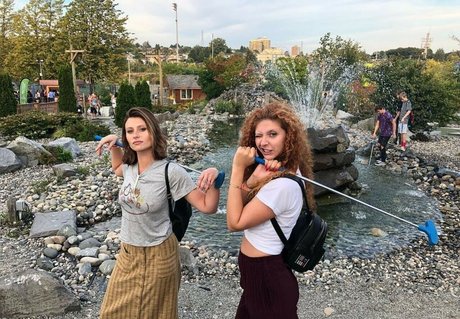 Aly Michalka arte modelo foto