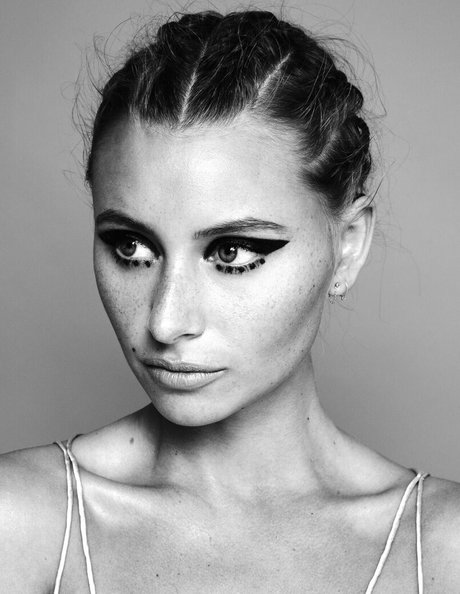 Aly Michalka arte modelo galería