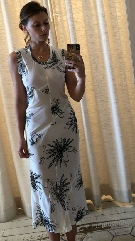 Aly Michalka desnudos de estrellas porno galerías