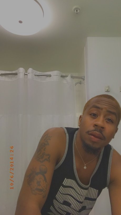 Prince Scorpio star erotic photos