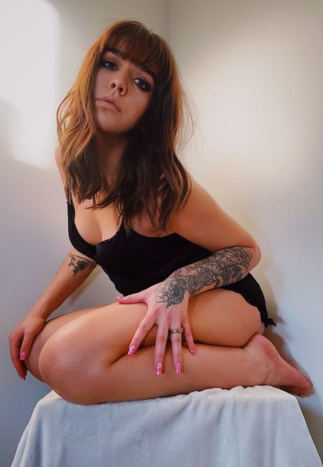 Punchy Mama model sex image
