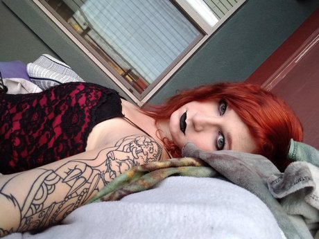 Kyrra Vain sexy star picture