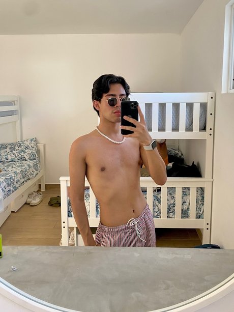 Dominyck Arriola adult model pics