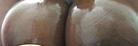 TittyQu33n naked star images