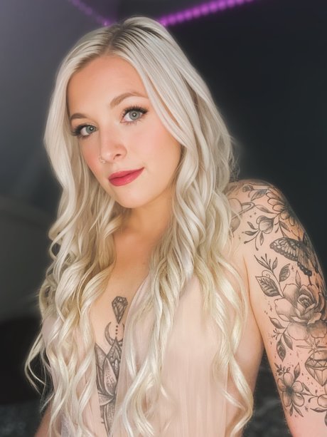 Quinn Sparks naked model picture
