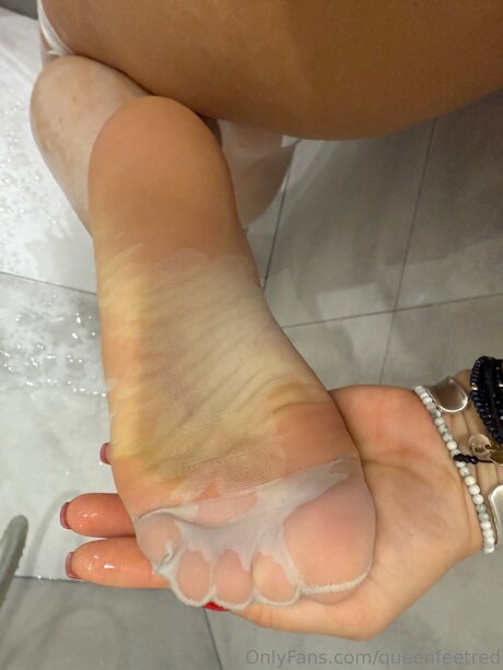 Queenfeetred star du porno gratuit image