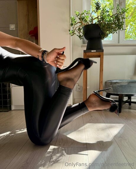 Queenfeetred desnudos de modelos galería