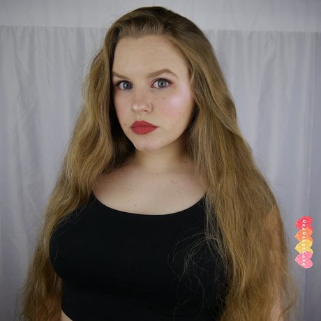 RedRobotCake pornstar sex photo