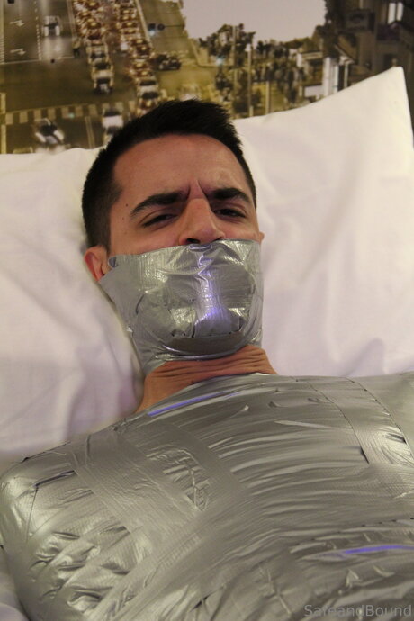 Safe and Bound estrella porno de alta calidad fotos