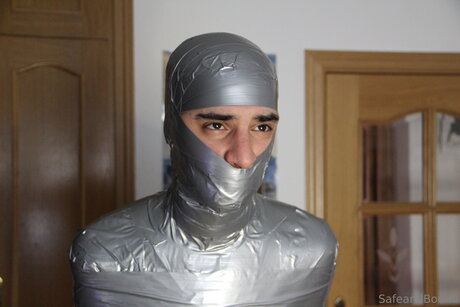 Safe and Bound haut de star du porno collection