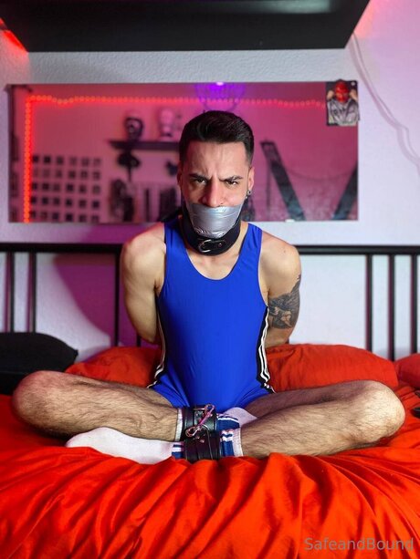 Safe and Bound estrella galerías