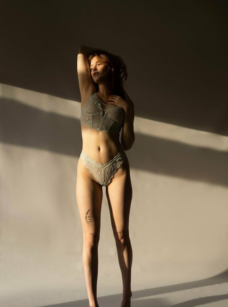 Katya Sitak modelo caliente fotos