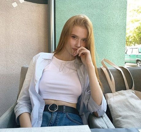 Katya Sitak sexo modelo galería