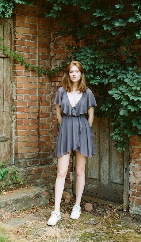 Katya Sitak étoile érotique galeries