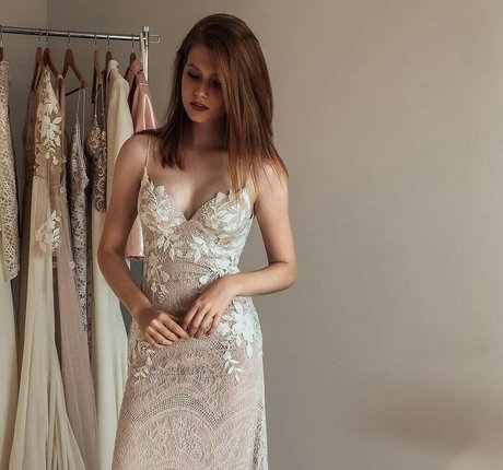 Katya Sitak modelo agradable galería