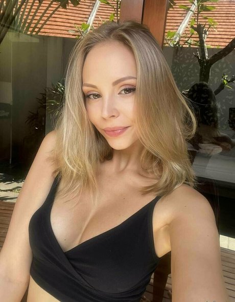 nmvip actrice érotique archive