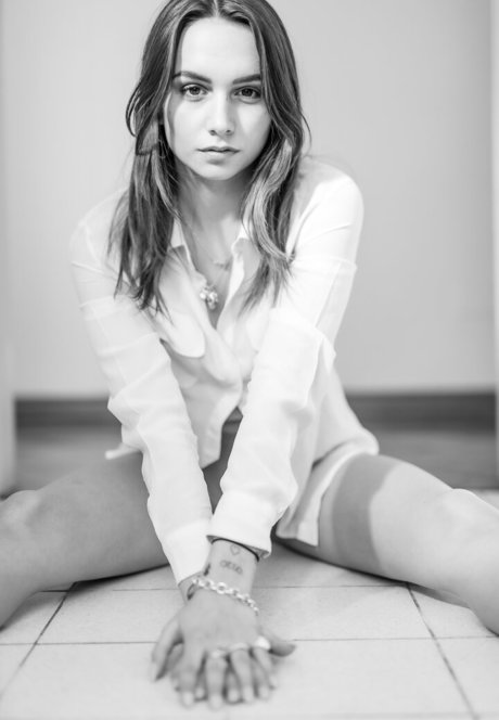 Lara Arluni star photo