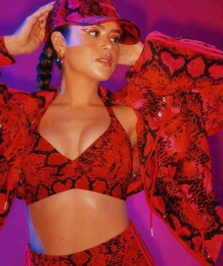 Maisa Silva estrella porno de arte imagen