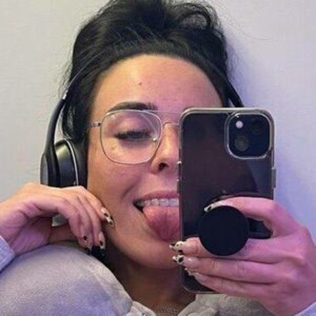Thickfrenchie hot actress gallery