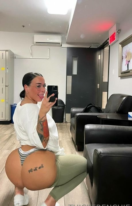 Thickfrenchie pornstar sex img