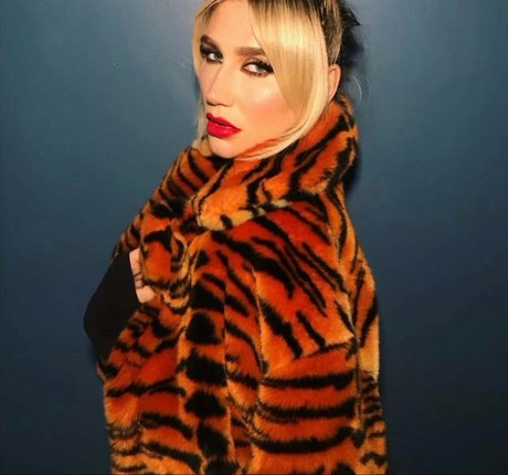 KeshaRose star du porno de haute qualité collection