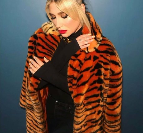 KeshaRose actrice artistique photo