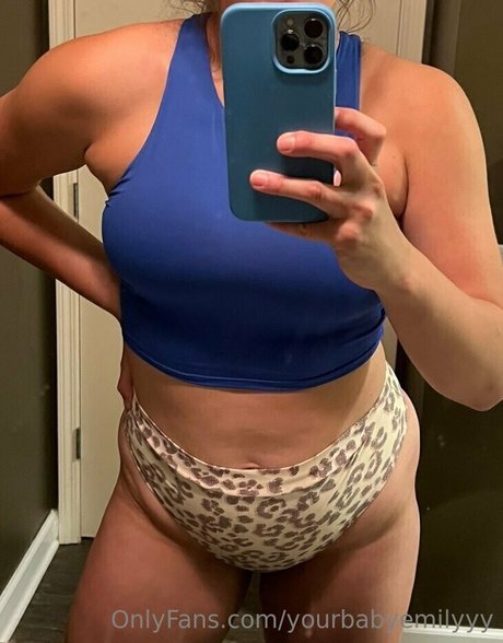 yourbabyemilyyy actriz de arte galería