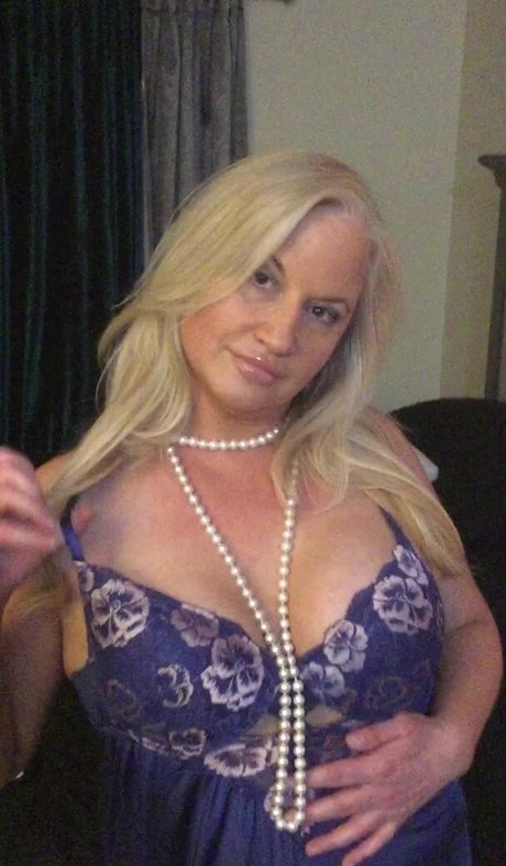 blonde pulpeuse onlyfans adulte de haute qualité des photos