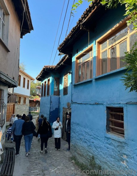 mervedamla buena actriz imágenes