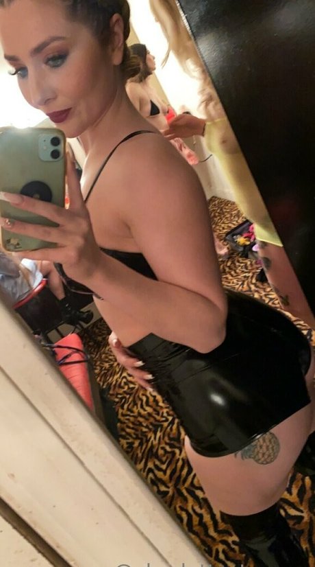 charlottestoneca jolie star du porno image