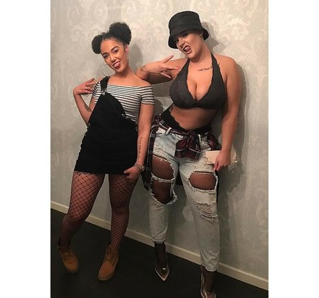 Aniela modèle nu collection