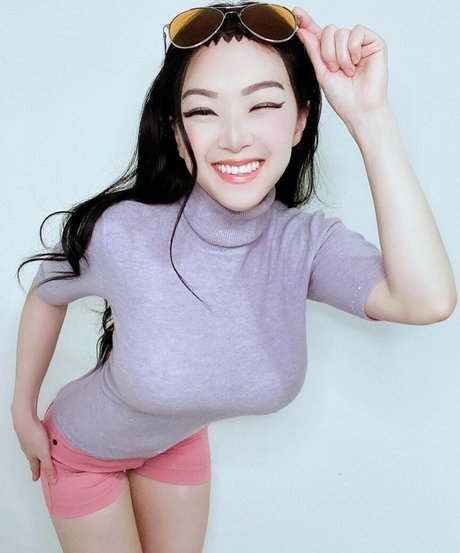 Vampybitme model free photos