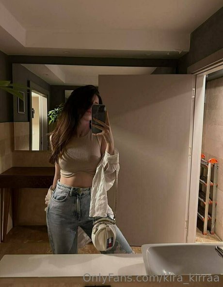 kira kirraa bonita modelo imagen