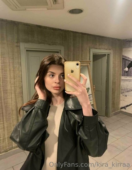 kira kirraa estrella bonita foto