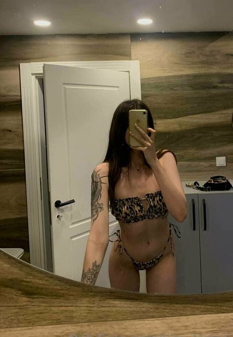 kira kirraa estrella porno erótica fotos