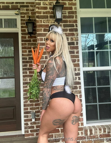karmarx naked model galleries