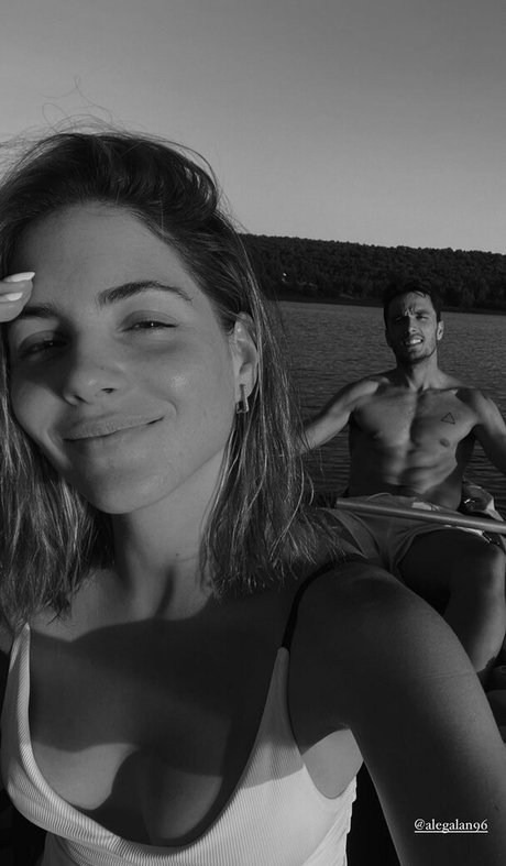 Andrea Duro star du porno gratuite des photos