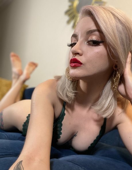 Lola Fae estrella porno desnuda imágenes