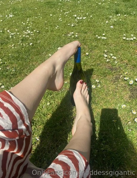 goddessgigantic haut modèle photo